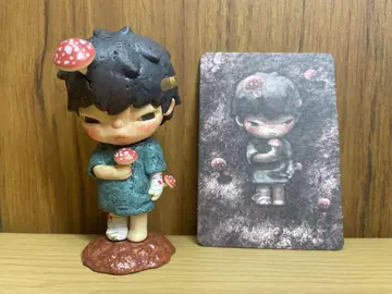 POPMART HIRONO Parasite 피규어와 카드