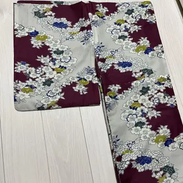 후리후 코몬 기모노 보라색 꽃무늬