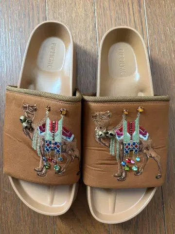 PIPPICHIC 샌들 낙타 아라비안