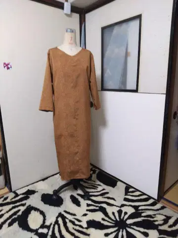 브라운 스웨이드풍 롱 원피스