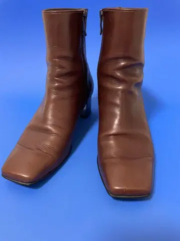 다이애나 브라운 가죽 스퀘어토 숏부츠