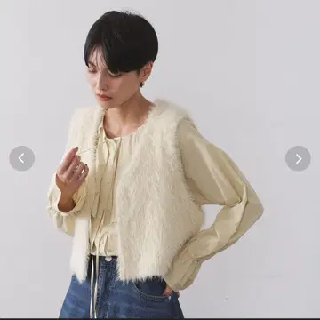 오파크 클립 샤기 니트 숏 베스트 새상품!