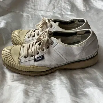 서플러스 SURPLUS 화이트 스니커즈
