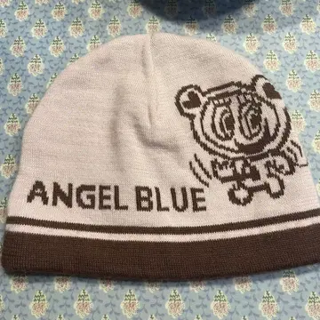 ANGEL BLUE 캐릭터 패턴 니트 모자