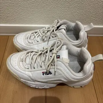 FILA 화이트 스니커즈