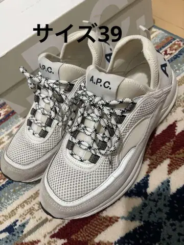 A.P.C. 메쉬 스니커즈 화이트