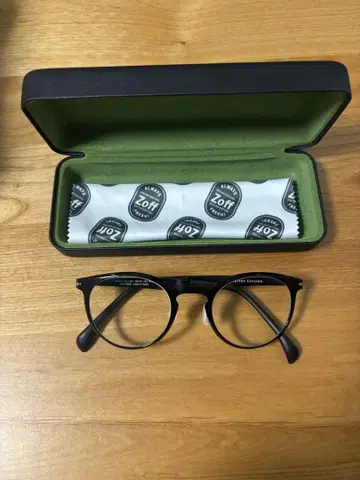 UNITED ARROWS 블랙 안경 Zoff 케이스 포함