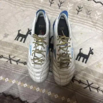 Mizuno Morelia Neo4 축구화