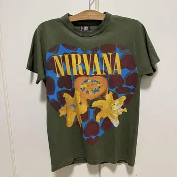 닐바나 Heart Shaped Box T-Shirt green