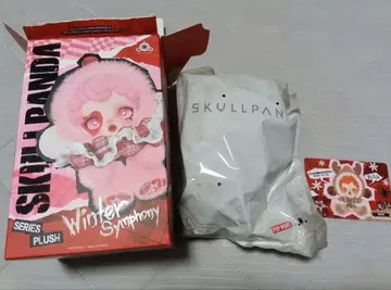 POP MART SKULLPANDA Winter Symphony
