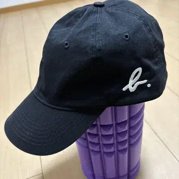 Agnes b 블랙 자수 로고 캡