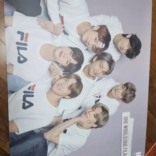 방탄소년단 휠라 포스터 2장 일괄 판매 급처