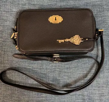 ANNA SUI 안나수이 열쇠 모티브 가죽 숄더백