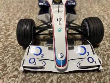 F1 BMW 자우버 F1.06 1/18 빌뇌브