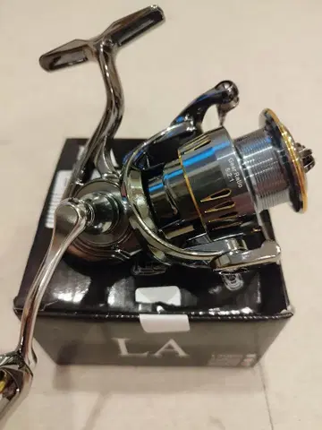 새상품 LA3000S 리티 LA3000S 스피닝 릴