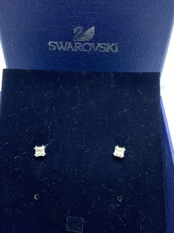 스와로스키 Swarovski 스퀘어 컷 크리스탈 귀걸이