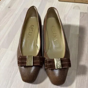 OPEKA 리본 포함 브라운 가죽 펌프스 23cm