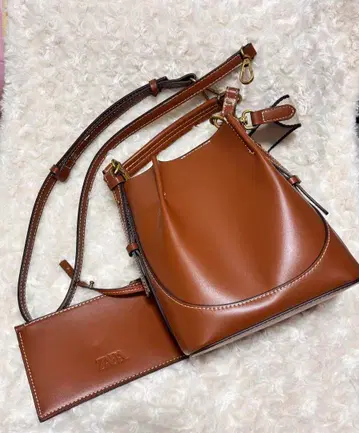 미사용품 ZARA 숄더 백 파우치 포함