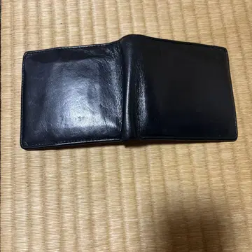 블랙 가죽 이단 접이식 지갑