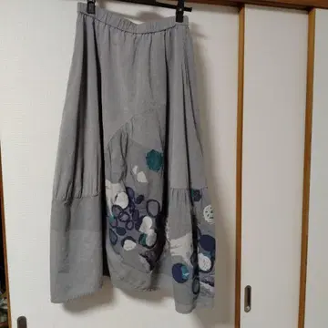 새상품급 센소유니코 지우 그레이 플레어 스커트 추상 무늬