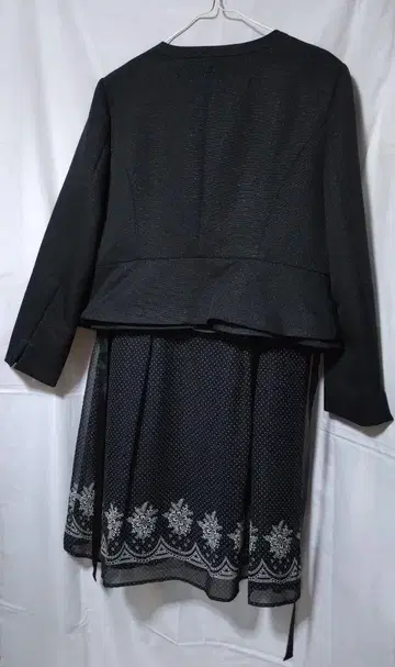 블랙 스커트 셋업