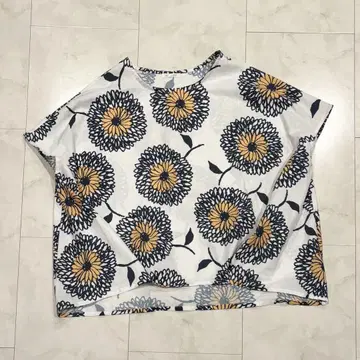 BARNDOOR 꽃무늬 블라우스 돌먼 슬리브 올 패턴