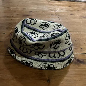 Obey 버킷 햇 꽃무늬 크림