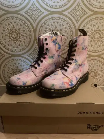 Dr. Martens 1460 Pascal Pink