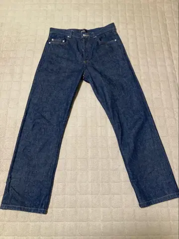 A.P.C 다크 블루 스트레이트 데님