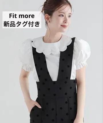 Fit more 스캘럽 칼라 퍼프 슬리브 블라우스