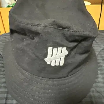 블랙 버킷햇 5개 라인 로고