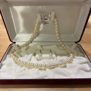 화이트 펄 목걸이와 귀찌 세트