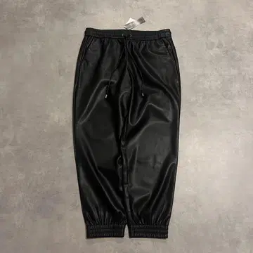 BANANA REPUBLIC PU 레더 조거 팬츠