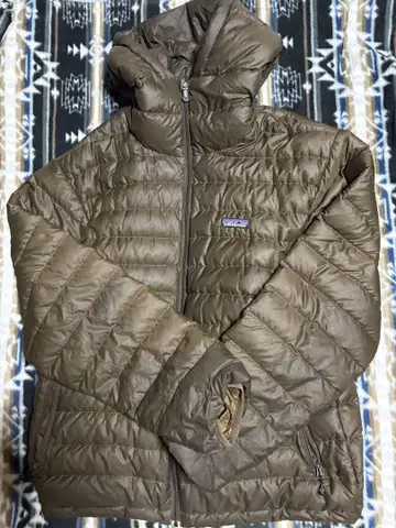 patagonia 다운 스웨터 후디 다운 자켓 올리브 M
