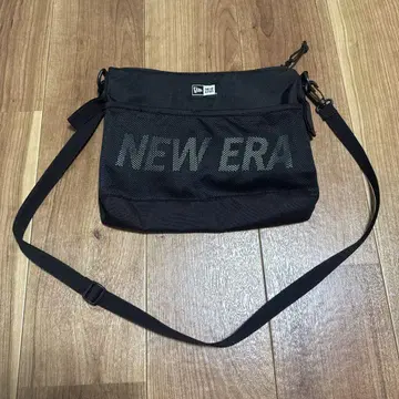 NEW ERA 숄더백 블랙