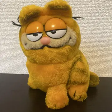 가필드 81년 앉은 봉제 인형