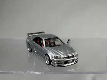 토미카 스카이라인 GT-R R34