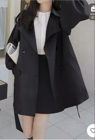 뒷턱 미디엄 기장 트렌치코트