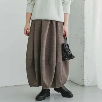 [ ITEMS URBAN RESEARCH ] 벌룬 실루엣 스커트 브라운