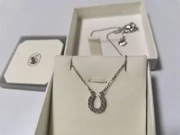 새상품급 SWAROVSKI 말굽 목걸이