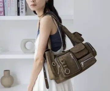 멀티 포켓 원 숄더 BAG 지나시스 미사용 새상품 이번 시즌 신상