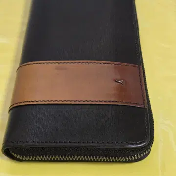 YUHAKU 유하쿠 YAL114 라운드 지퍼 장지갑 거의 미사용