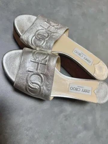 JIMMY CHOO 실버 샌들 38