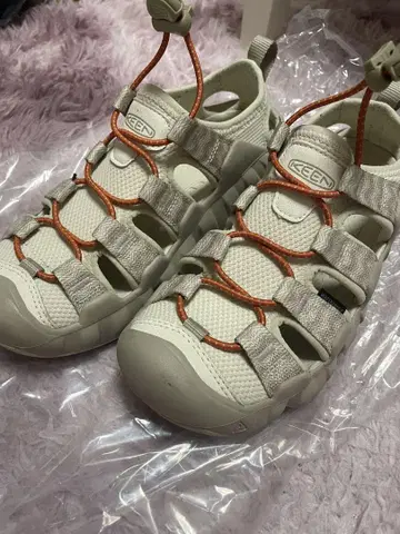 KEEN 샌들