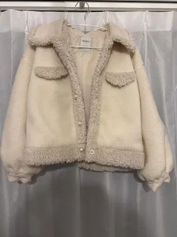 titty&Co. 보아 자켓 크림색
