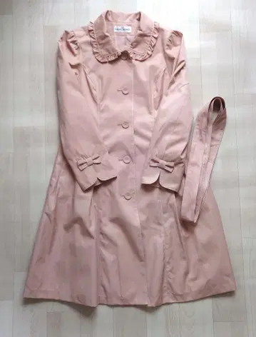 갤러리 비스콘티 핑크 베이지 프릴 칼라 롱 코트