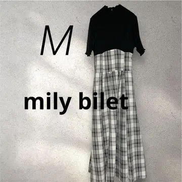 새상품급 mily bilet 플리츠 도킹 체크 원피스 M 사이즈