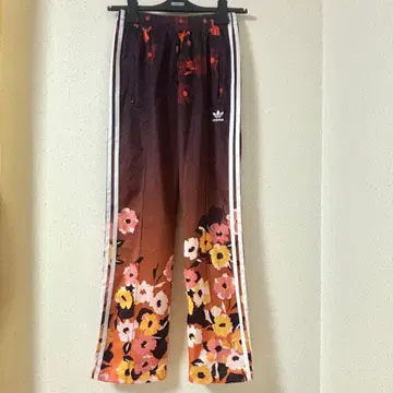 새상품급 adidas 꽃무늬 트랙 팬츠