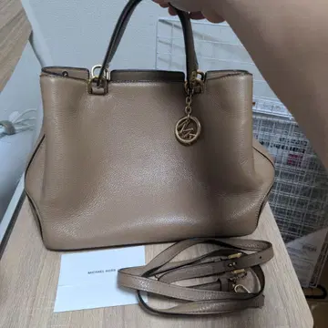 MICHAEL KORS 베이지 핸드백