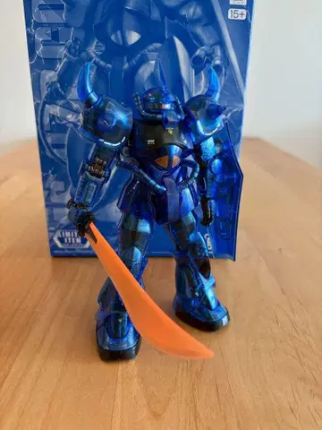 MG 1/100 구프 Ver.2.0 [클리어 컬러] 완성품